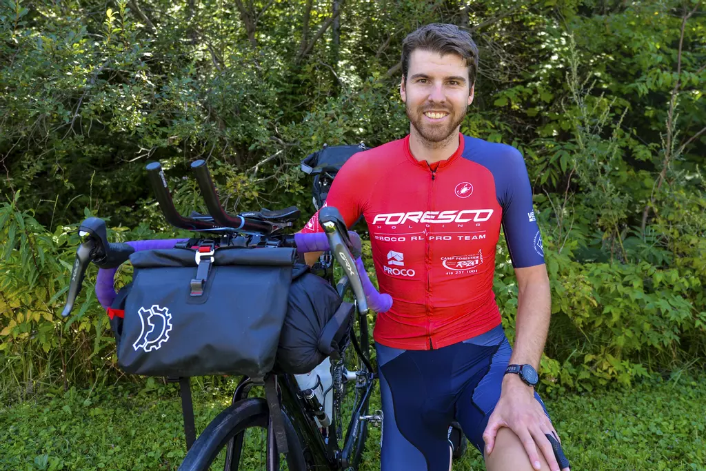 5200 km à vélo : Traversée du Canada par Léandre Bouchard - Centre de prévention du suicide 02